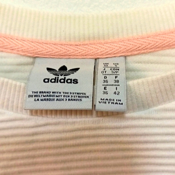 Adidas comfort relaxed fitting top gray and white with text. - Picture 3 of 7